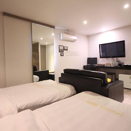 Paradise Hotel Gunsan Eksteriør billede