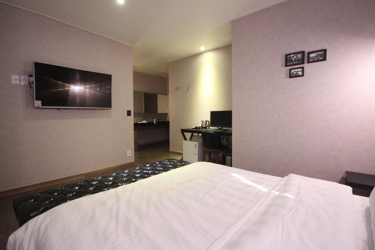 Paradise Hotel Gunsan Eksteriør billede