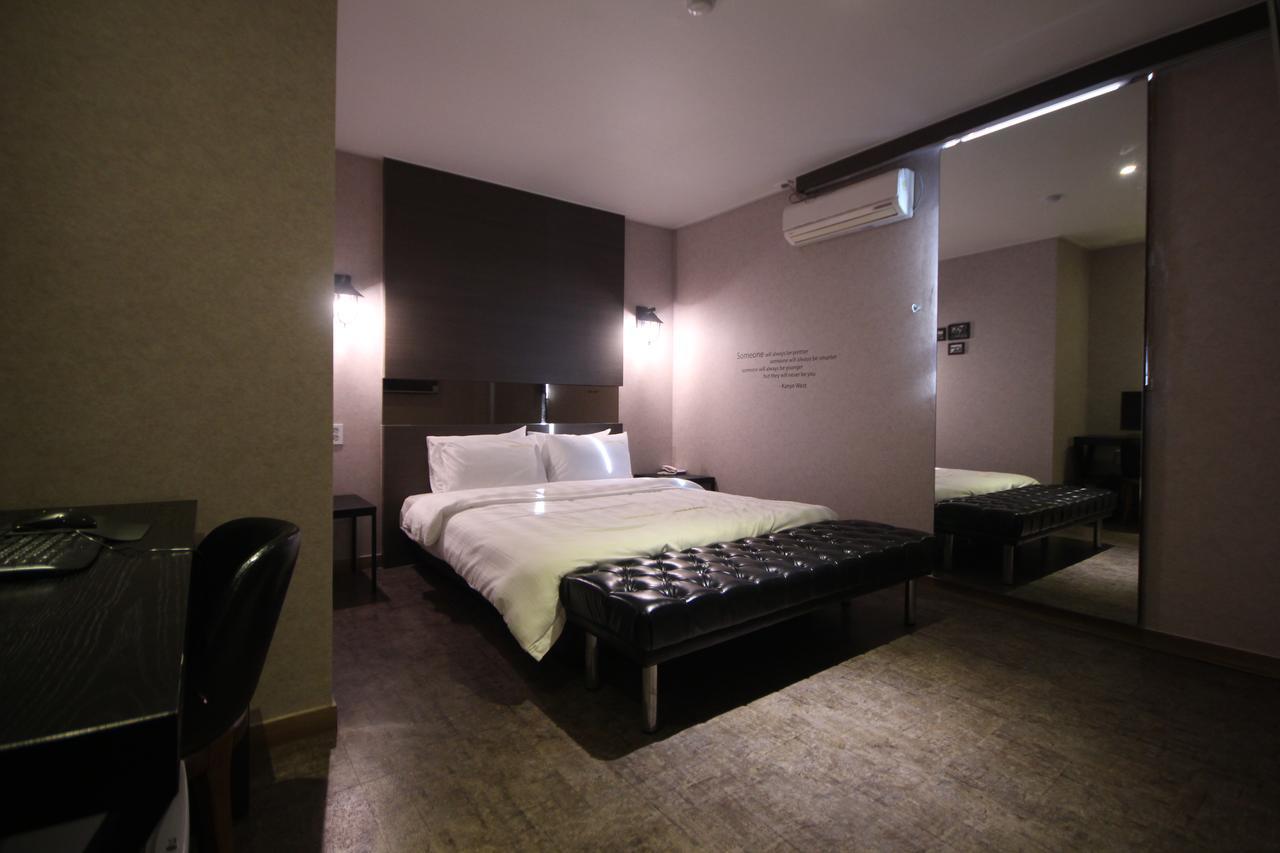 Paradise Hotel Gunsan Eksteriør billede