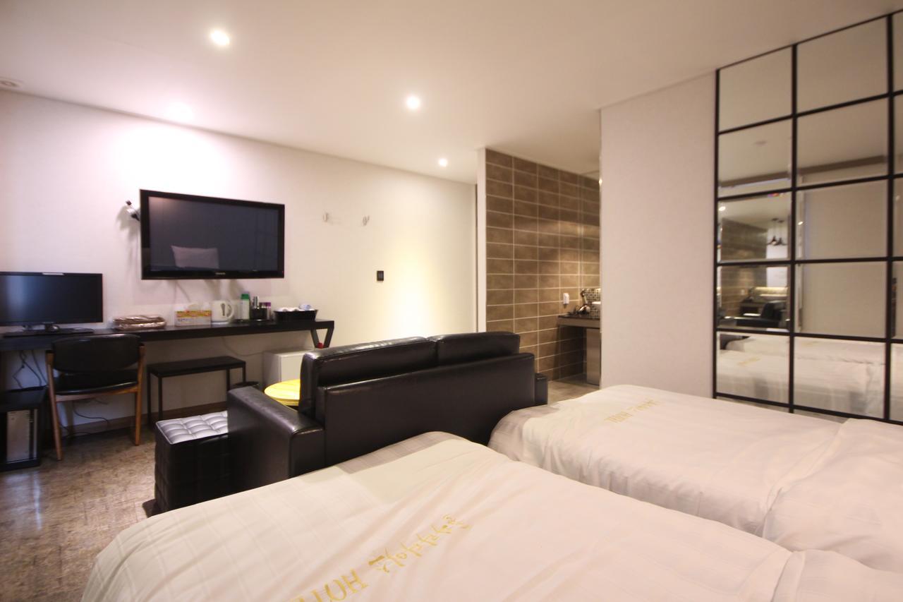 Paradise Hotel Gunsan Eksteriør billede